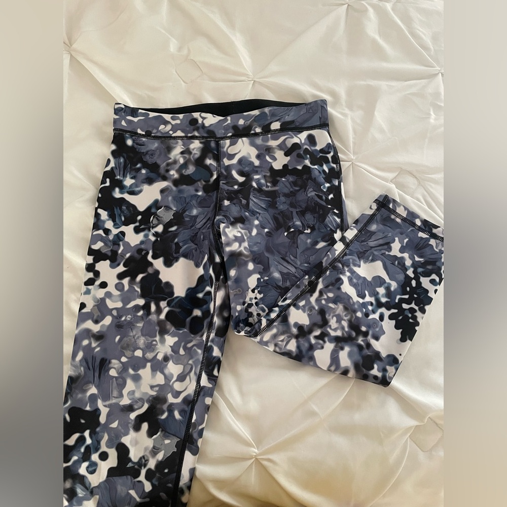 Adidas Climalite Blue, Black, & White Pattern Capri Leggings